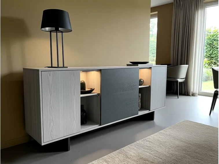 Funzionale credenza moderna
