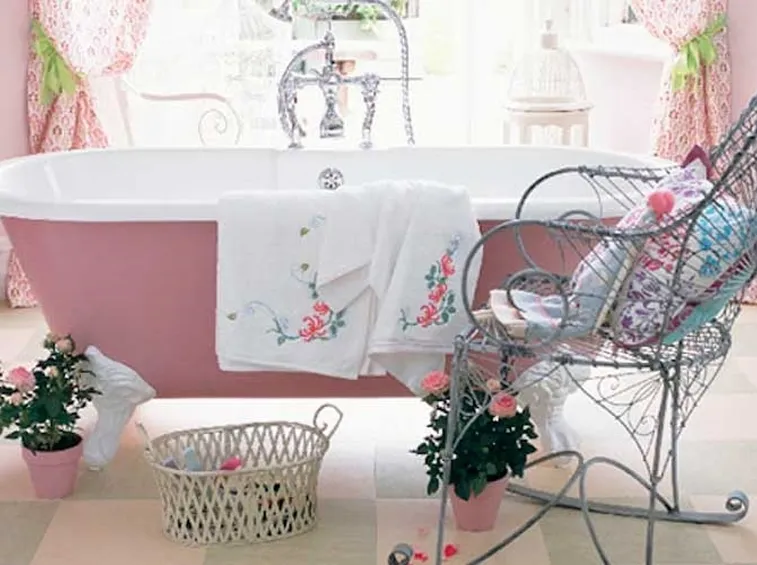 Shabby chic bathroom