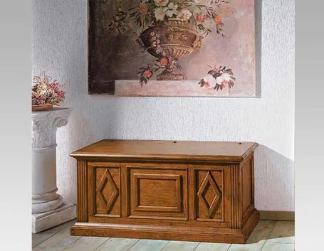 Cassapanca come complemento d'arredo.