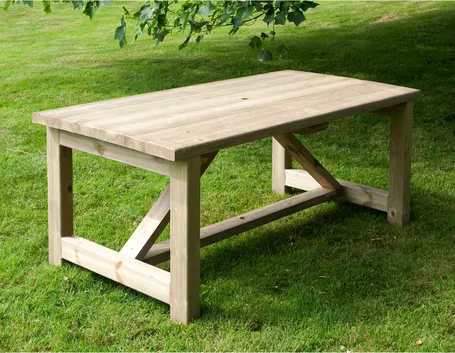 Tavolo da giardino in legno