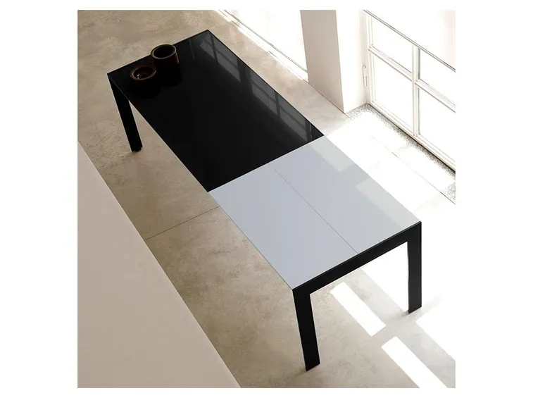 Tavolo estensibile di design