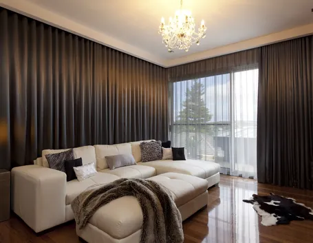 Le tende moderne per interni sono complementi di arredo chic