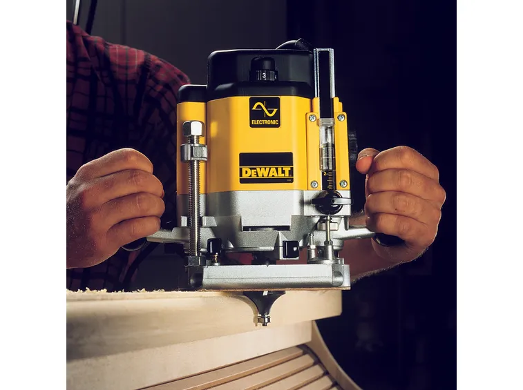 Fresatrice verticale DeWalt