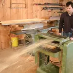 Lavorazione del legno con pialla