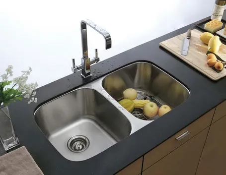 Lavello sottopiano in acciaio