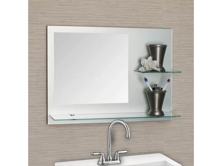 Specchio in bagno con mensola