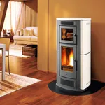 Stufa a pellet moderna