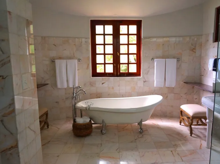 Bagno con vasca