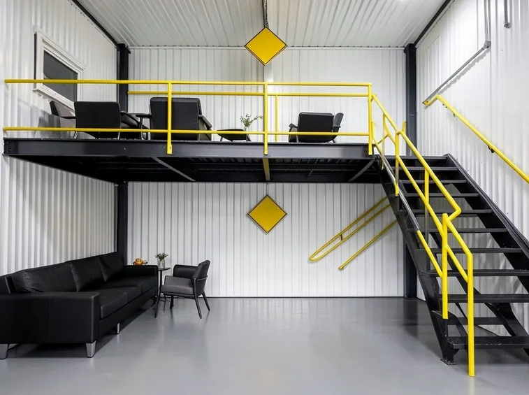 Piccolo soppalco per garage