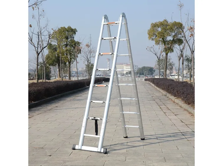 esempio di scala in alluminio allungabile