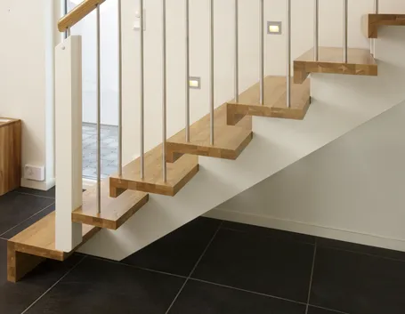 Scala in legno moderna
