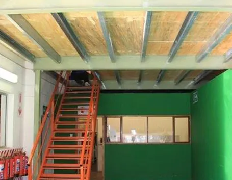 Soppalco in legno e acciaio