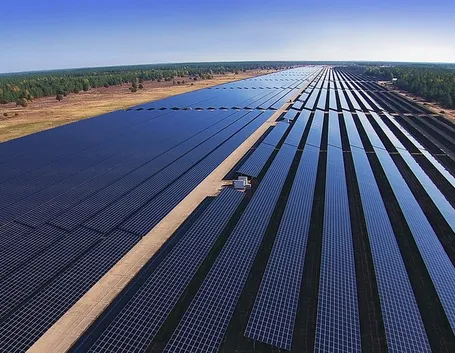 Immenso impianto fotovoltaico
