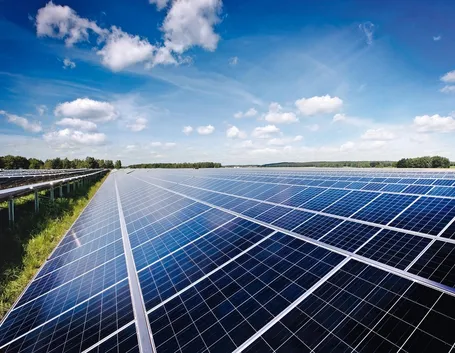 Distesa di pannelli fotovoltaici