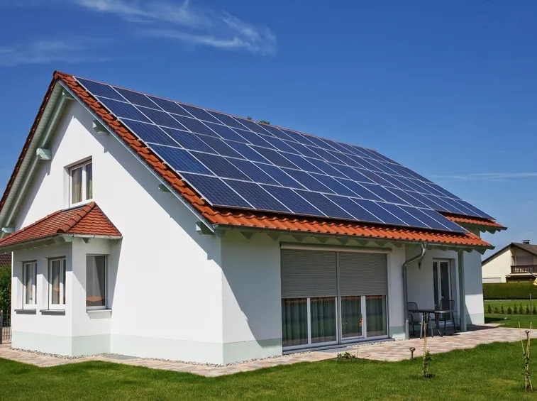 Tetto attrezzato con fotovoltaico