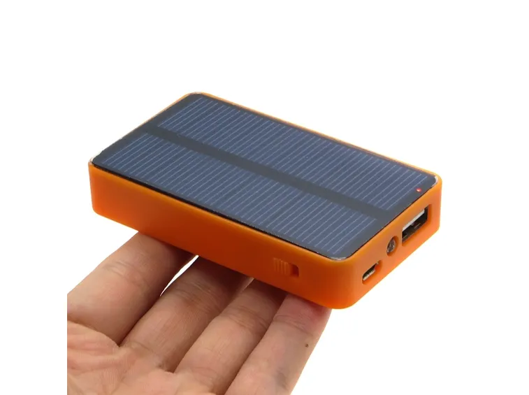 Alimentatore solare smartphone