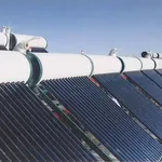 Pannello solare termico con serbatoio
