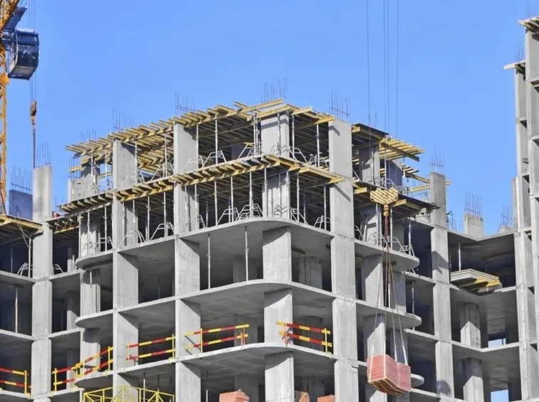 Palazzo in costruzione