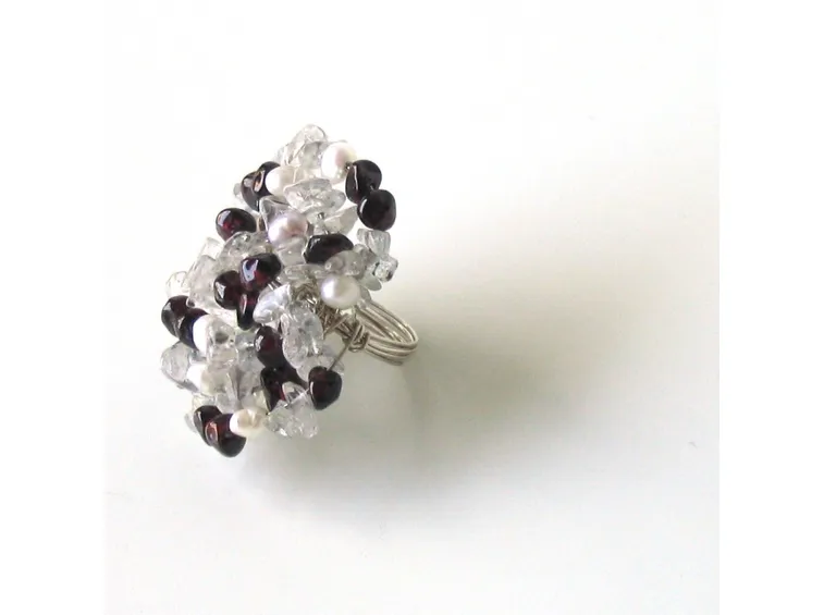 Anello con perline