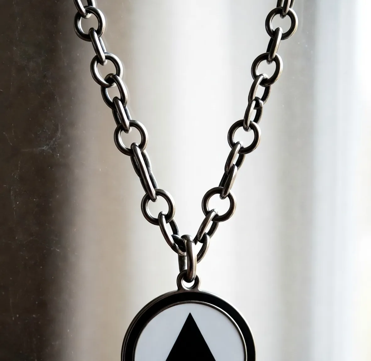 Catena con triangolo