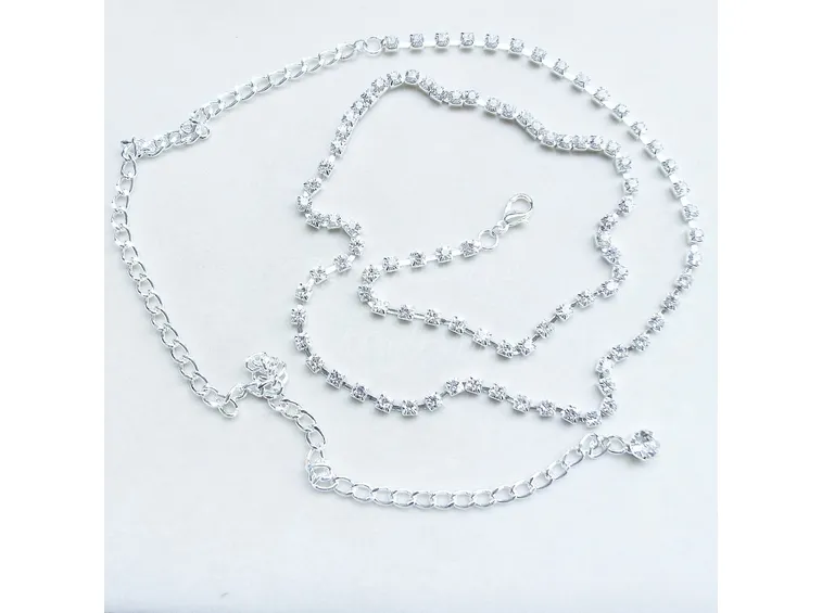Gioielli in argento con zirconi