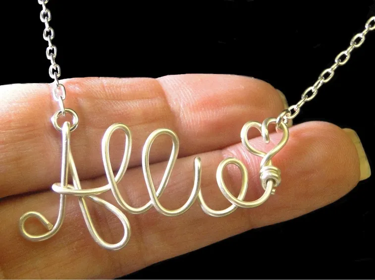 Collana con nome fai da te