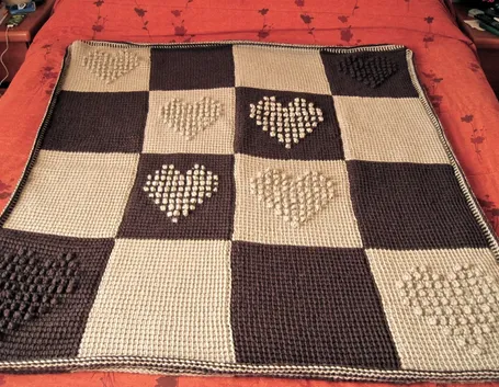 Coperta realizzata con l’uncinetto tunisino