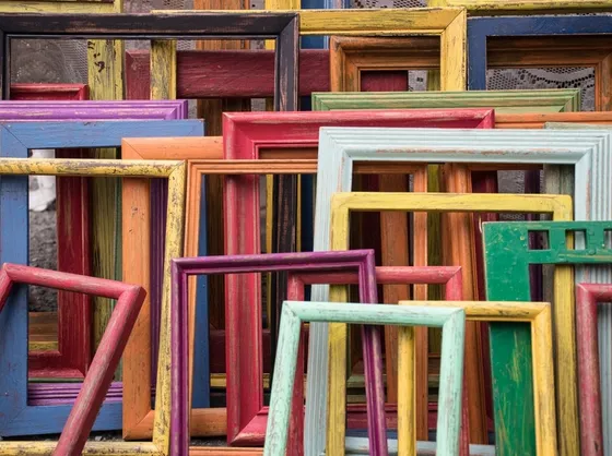 Cornici in legno colorate