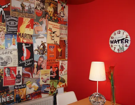Decorazione realizzata con il decoupage su muro