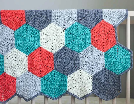Coperta all'uncinetto ad esagoni