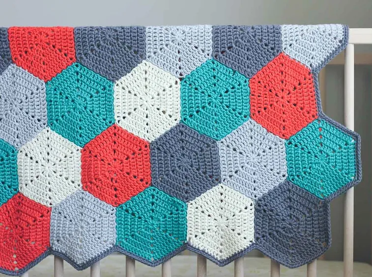 Coperta all'uncinetto ad esagoni