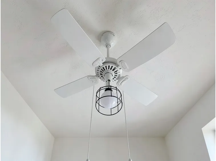 Ventilatore da soffitto con luce