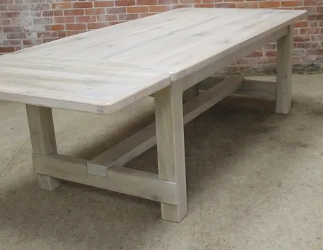 Tavolo in legno decapato