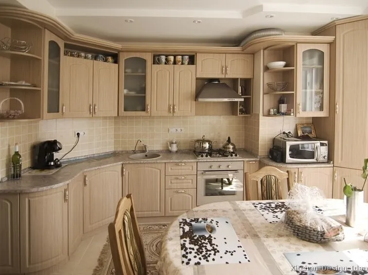 Cucina in legno bianco decapato