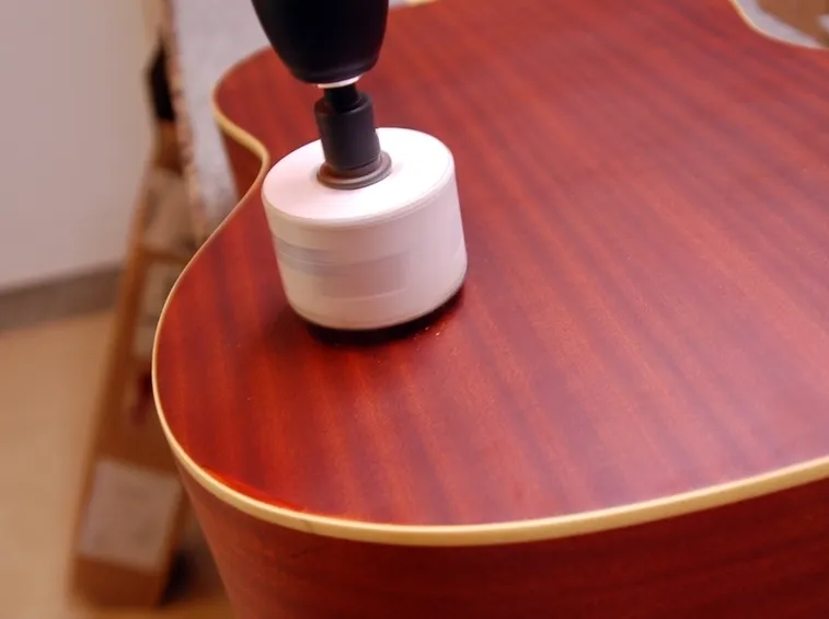Manutenzione violino mogano