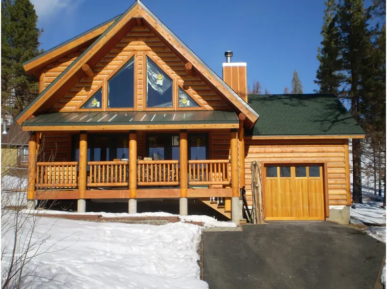 Esterno casa in legno
