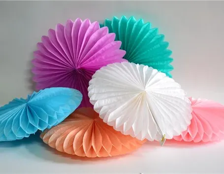 Coccarde di carta colorate