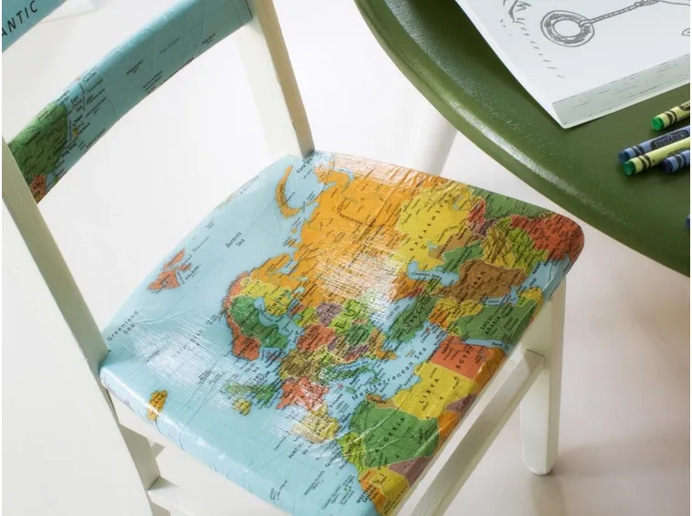 Sedia decorata con il decoupage