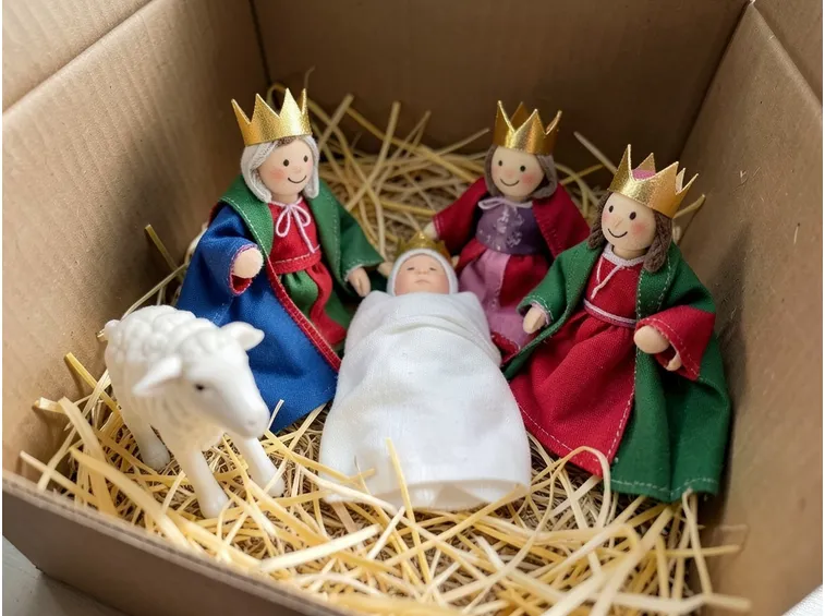 Esempio di presepe in stoffa e carta