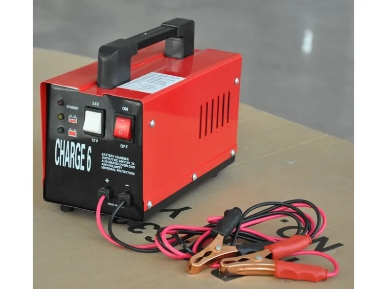 carica batterie per automobile