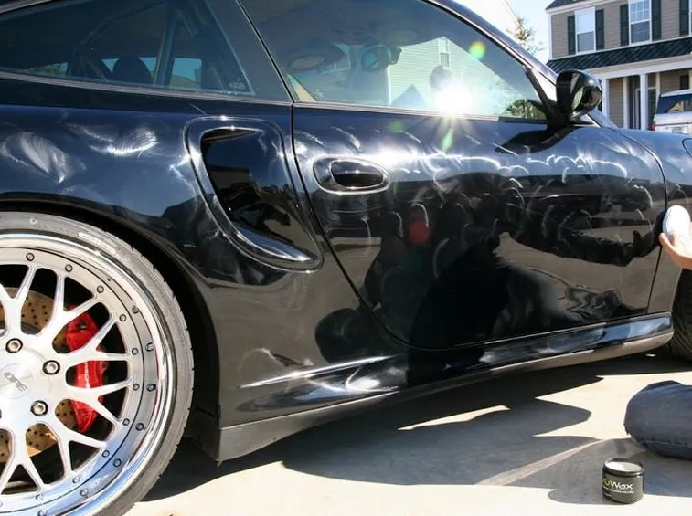 lucidatura di una carrozzeria