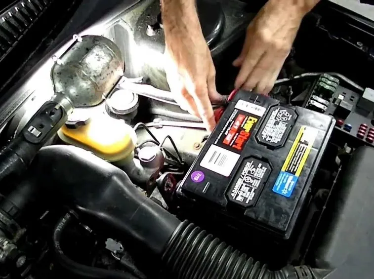 Sostituzione batteria auto