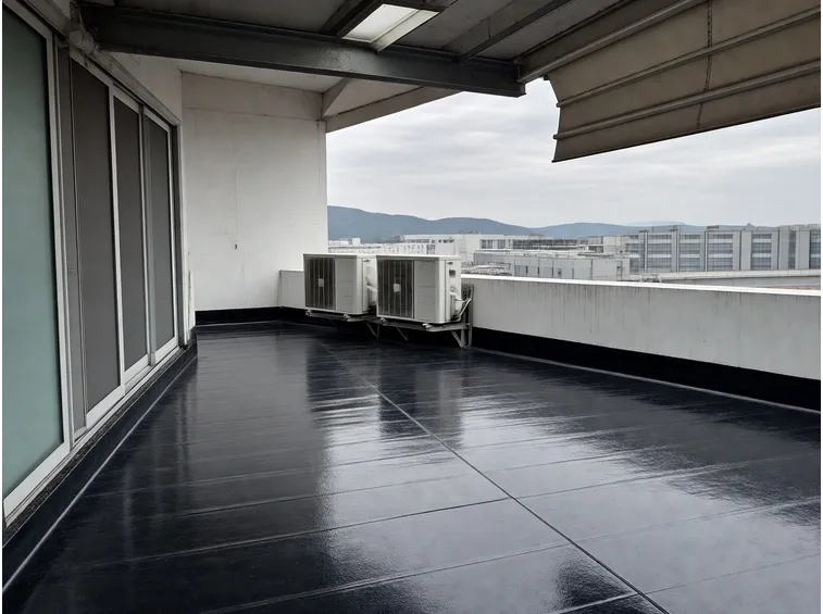 Una terrazza ricoperta da guaina