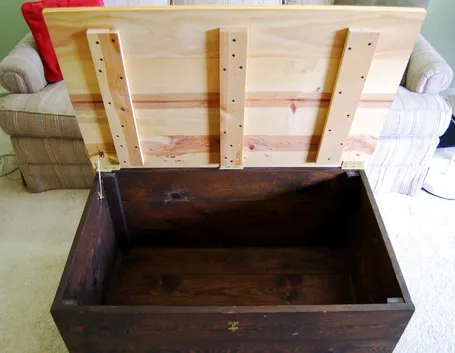 baule in legno contenitore