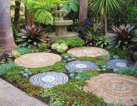 Mosaici fai da te nel giardino