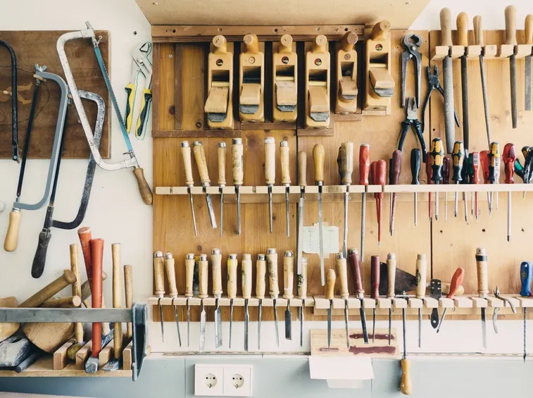 Attrezzi per costruire un box in legno