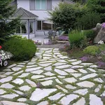 Vialetto in pietra da giardino