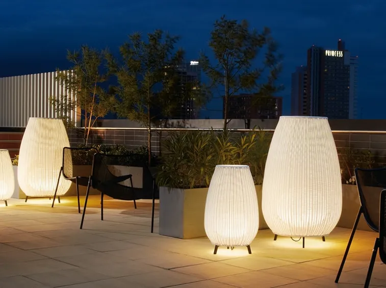 Illuminazione da esterno moderna