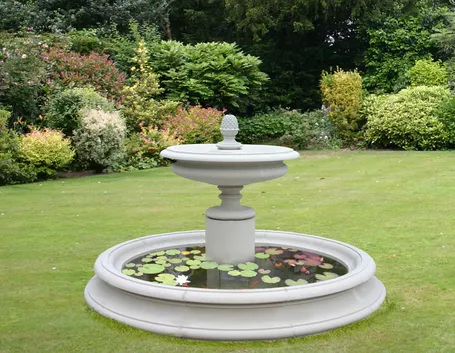 Elegante fontana da giardino