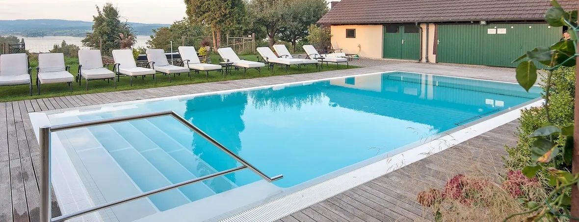 Piscina prefabbricata in legno